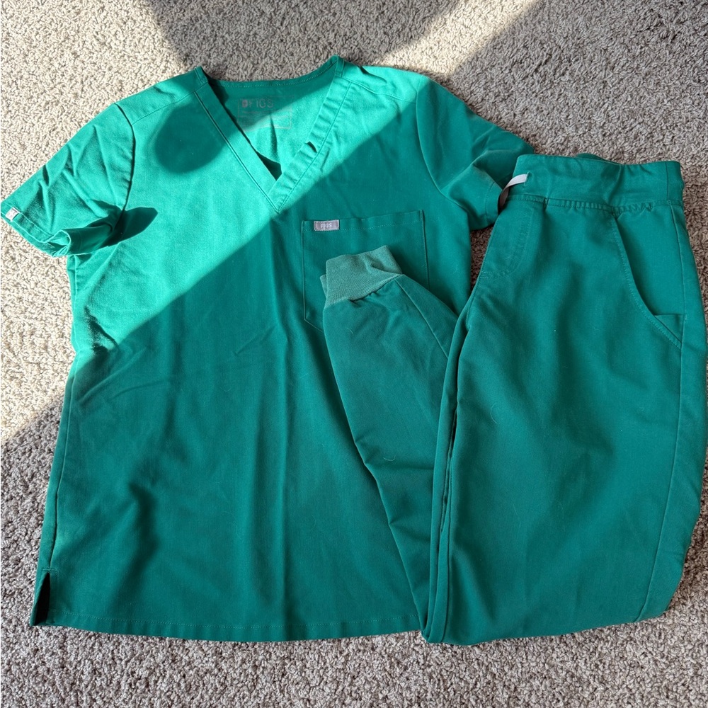 FIGS Women's Scrub Set in Teal Green